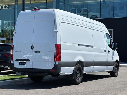 Arctic White 2025 Mercedes-Benz Sprinter 2500 High Roof