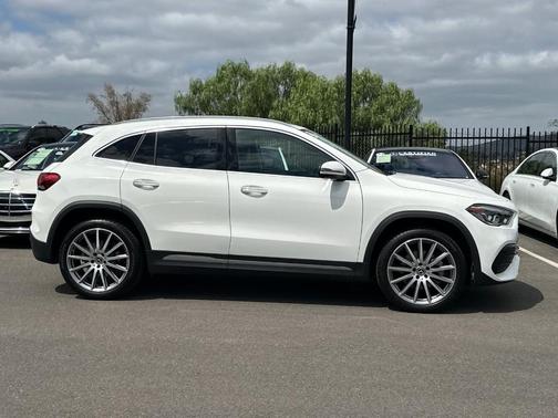 Polar White 2023 Mercedes-Benz GLA 250 Base
