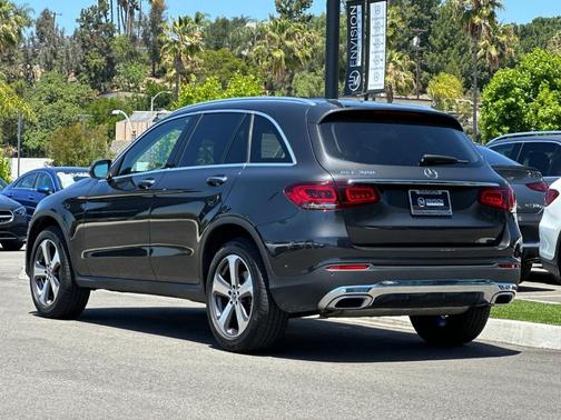 Graphite Gray Metallic 2022 Mercedes-Benz GLC 300 Base