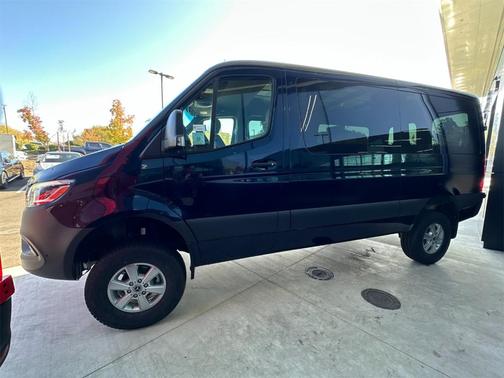 2025 Mercedes-Benz Sprinter 2500 Standard Roof