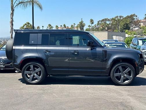 2023 Land Rover Defender 110 V8