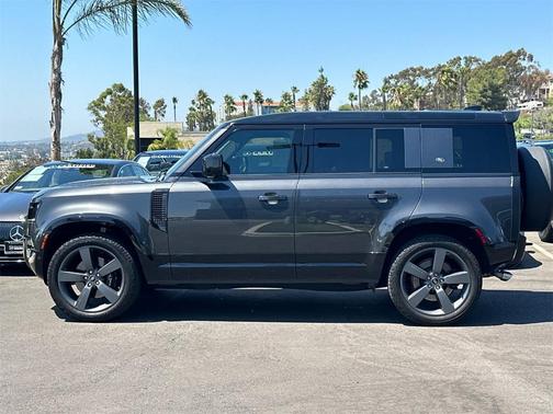2023 Land Rover Defender 110 V8