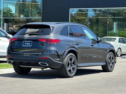 Graphite Gray Metallic 2023 Mercedes-Benz GLC 300 Base