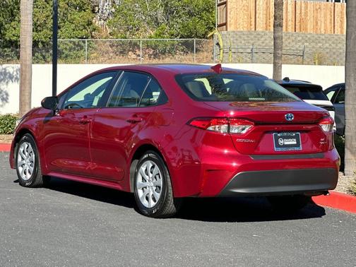 2025 Toyota Corolla Hybrid LE