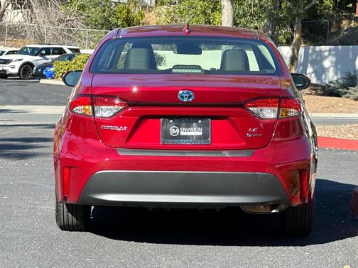 2025 Toyota Corolla Hybrid LE