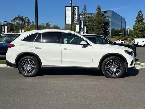 Polar White 2026 Mercedes-Benz GLC 300 Base