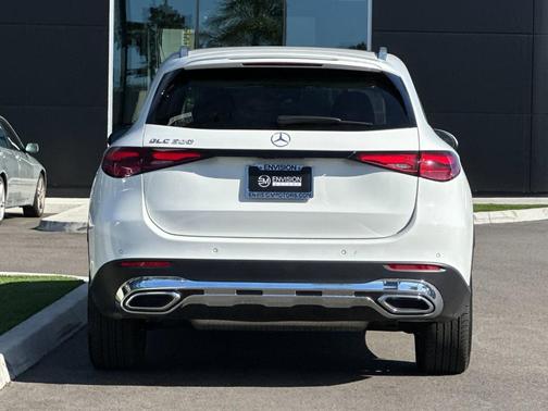 Polar White 2026 Mercedes-Benz GLC 300 Base