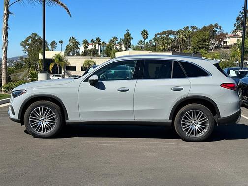 2025 Mercedes-Benz GLC 300 Base