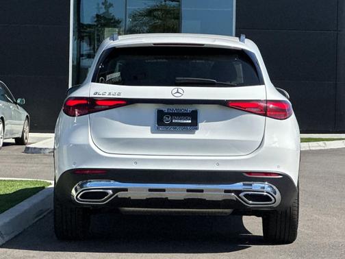 Polar White 2026 Mercedes-Benz GLC 300 Base