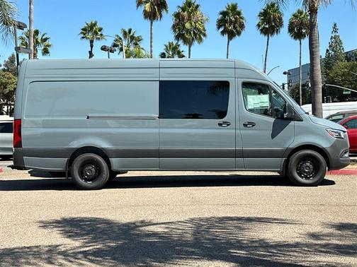 2024 Mercedes-Benz Sprinter 2500 170 WB
