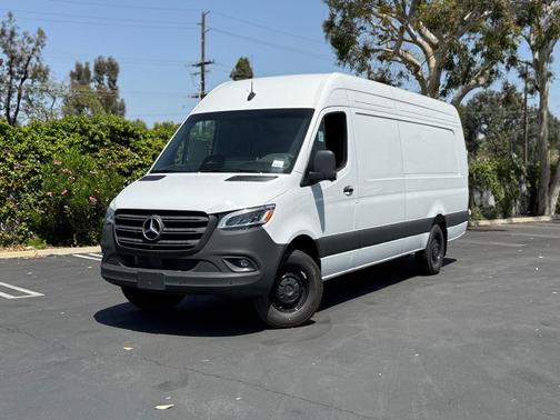 Arctic White 2025 Mercedes-Benz Sprinter 2500 170 WB High Roof Extended Cargo