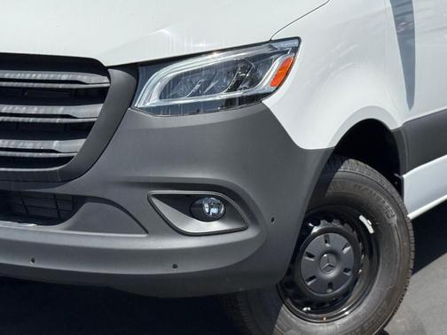 Arctic White 2025 Mercedes-Benz Sprinter 2500 170 WB High Roof Extended Cargo