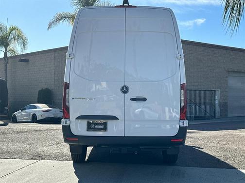 2024 Mercedes-Benz eSprinter 2500 170 WB High Roof Cargo