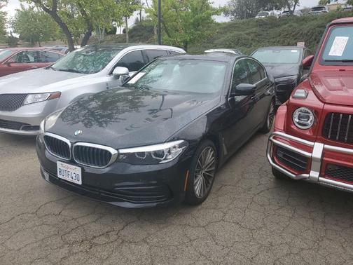 Black Sapphire Metallic 2019 BMW 530e iPerformance