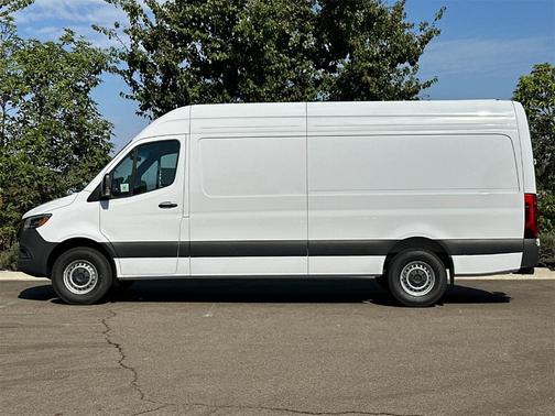 2025 Mercedes-Benz Sprinter 2500 High Roof