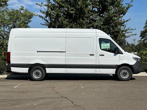 2025 Mercedes-Benz Sprinter 2500 High Roof
