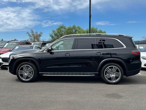 Obsidian Black 2026 Mercedes-Benz GLS 450 4MATIC