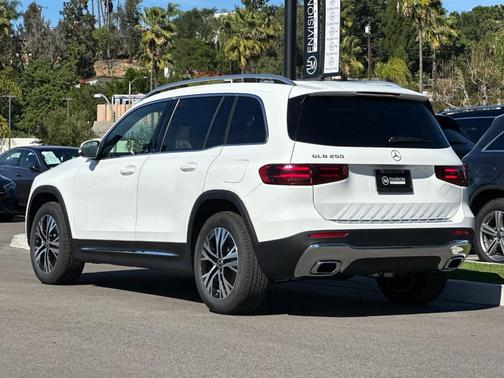 2026 Mercedes-Benz GLB 250 Base