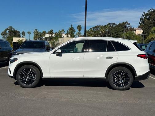 2026 Mercedes-Benz GLC 300 Base