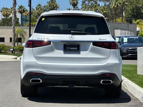 MAN SIGN MOONLT 2026 Mercedes-Benz GLS 450 4MATIC