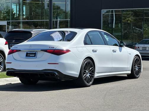 2024 Mercedes-Benz AMG S 63 E Base
