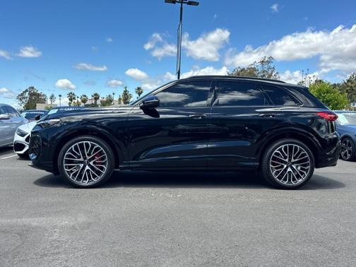 Mythos Black Metallic 2025 Audi SQ5 3.0T quattro Premium