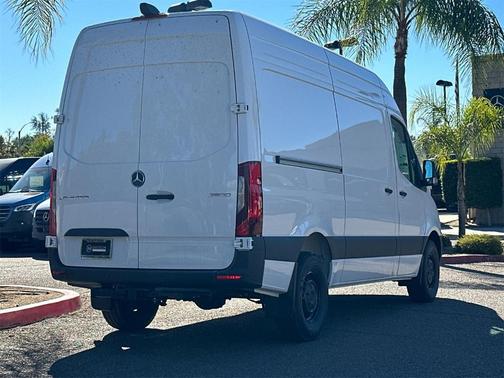 2025 Mercedes-Benz Sprinter 2500 Standard Roof