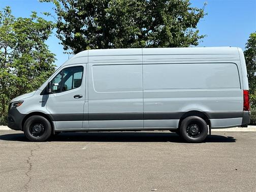 2024 Mercedes-Benz eSprinter 2500 170 WB High Roof Cargo