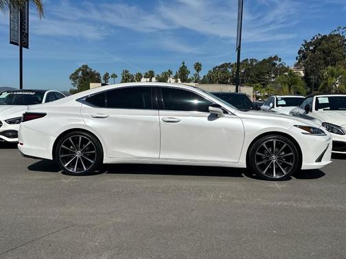 2022 Lexus ES 350 Base