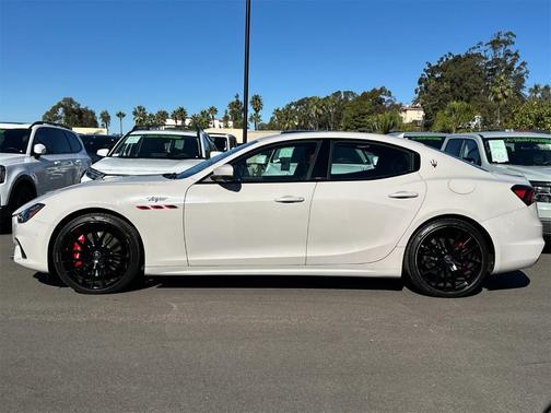 2023 Maserati Ghibli Trofeo