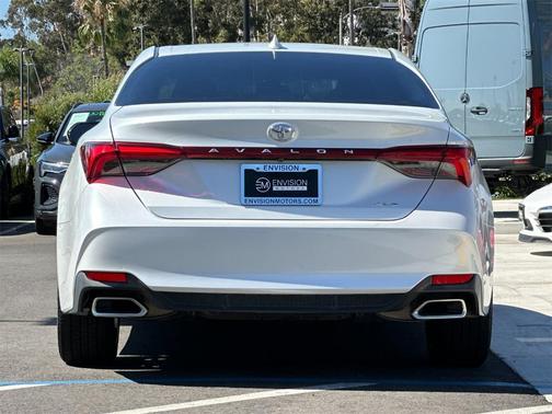2019 Toyota Avalon XLE