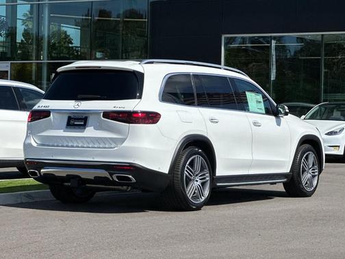 Polar White 2026 Mercedes-Benz GLS 450 4MATIC