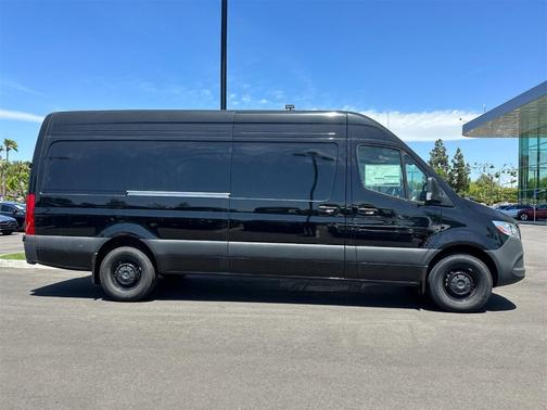 2025 Mercedes-Benz Sprinter 2500 High Roof