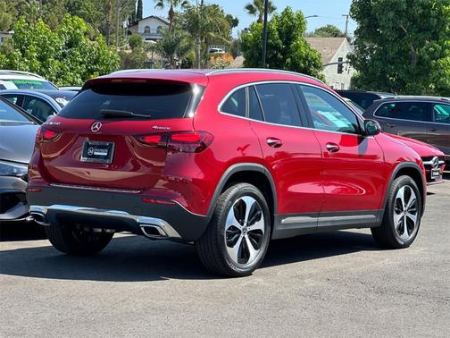 2026 Mercedes-Benz GLA 250 Base 4MATIC