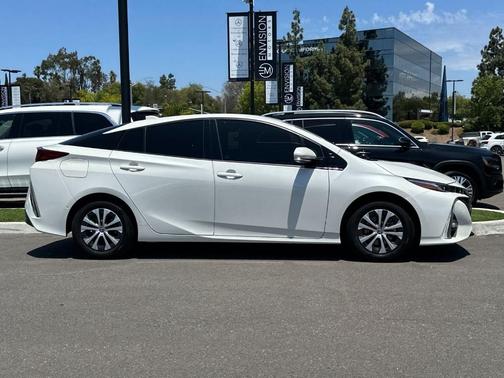 Blizzard Pearl 2020 Toyota Prius Prime Limited