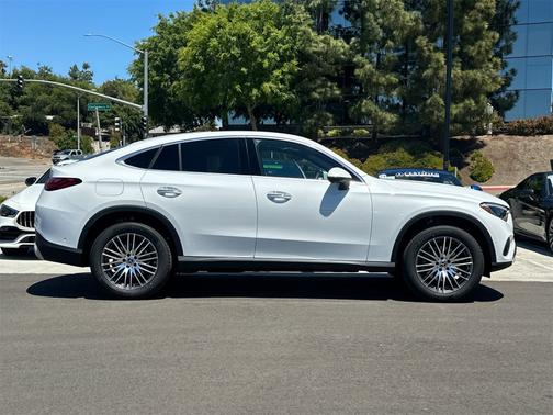 2025 Mercedes-Benz GLC 300 4MATIC