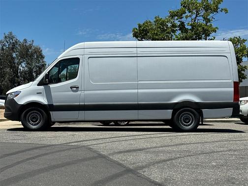 2024 Mercedes-Benz eSprinter 2500 170 WB High Roof Cargo
