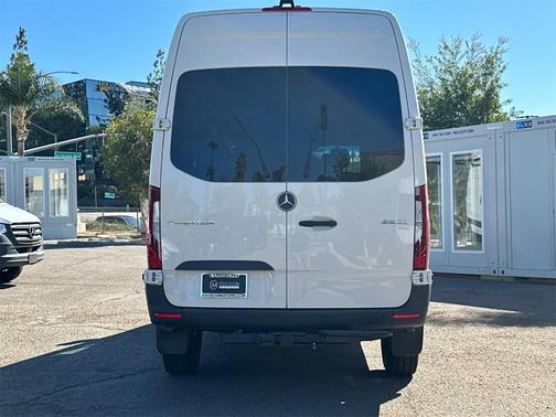 2025 Mercedes-Benz Sprinter 2500 144 WB Standard Roof Crew