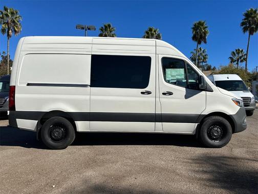 2025 Mercedes-Benz Sprinter 2500 144 WB Standard Roof Crew