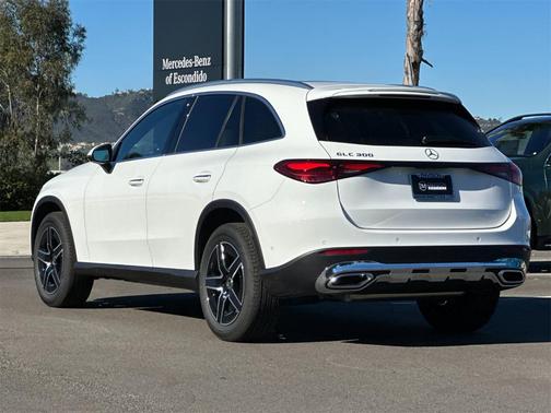 2026 Mercedes-Benz GLC 300 Base