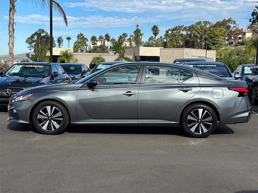 2022 Nissan Altima 2.5 SV