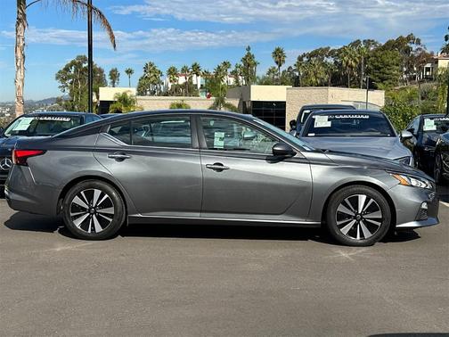 2022 Nissan Altima 2.5 SV