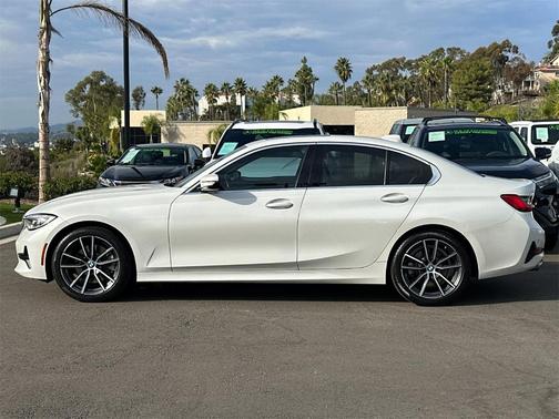 2019 BMW 330 i