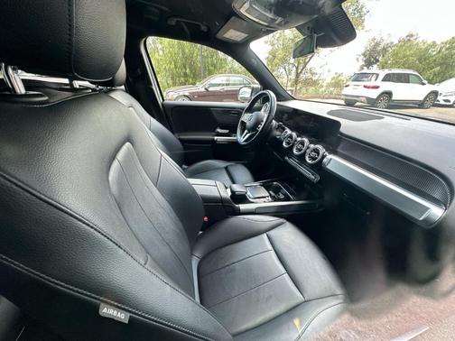 2022 Mercedes-Benz EQB 300 Base 4MATIC