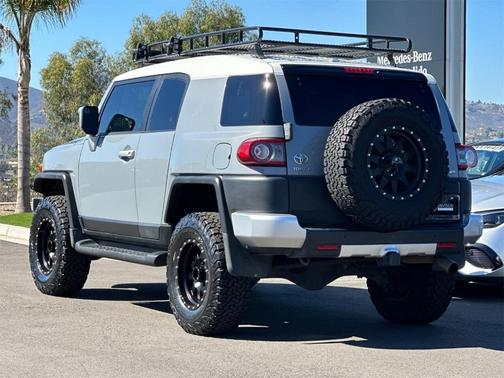 2014 Toyota FJ Cruiser Base