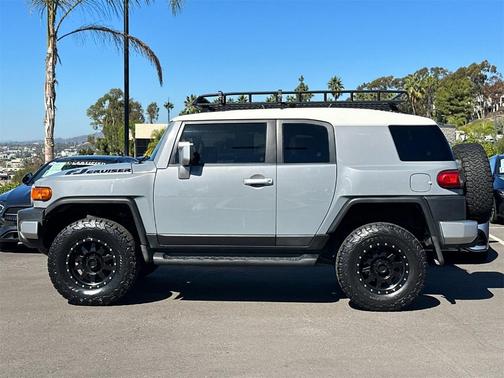 2014 Toyota FJ Cruiser Base