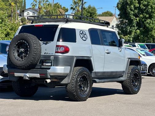 2014 Toyota FJ Cruiser Base