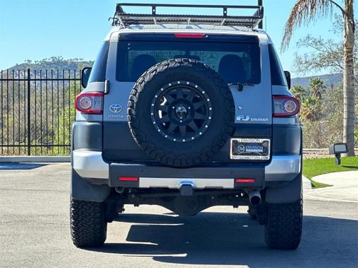 2014 Toyota FJ Cruiser Base