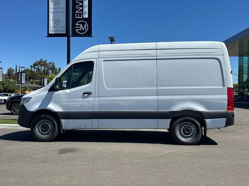 2025 Mercedes-Benz Sprinter 2500 Standard Roof