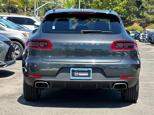 2018 Porsche Macan Base